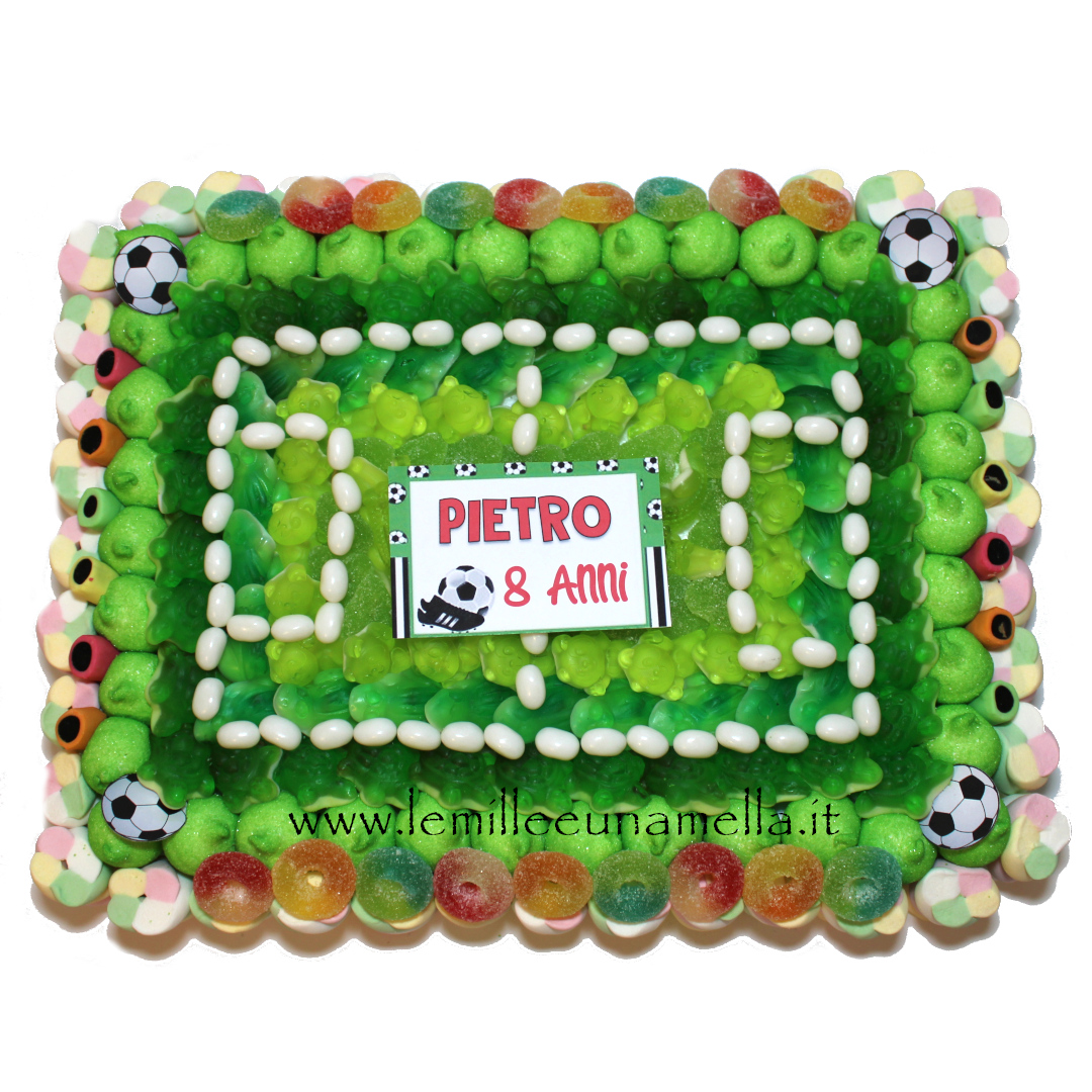 torta di caramelle e marshmallow a forma di campo da calcio per compleanno, vendita online Le Mille e una Mella